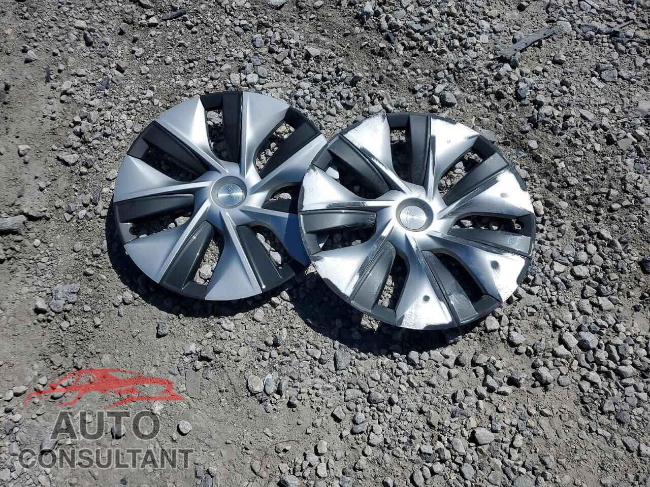 TESLA MODEL Y 2023 - 7SAYGAEE9PF769748