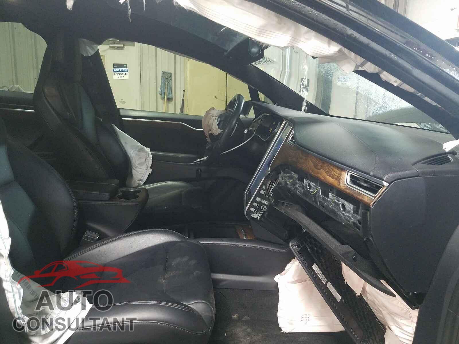 TESLA MODEL X 2017 - 5YJXCDE28HF065912
