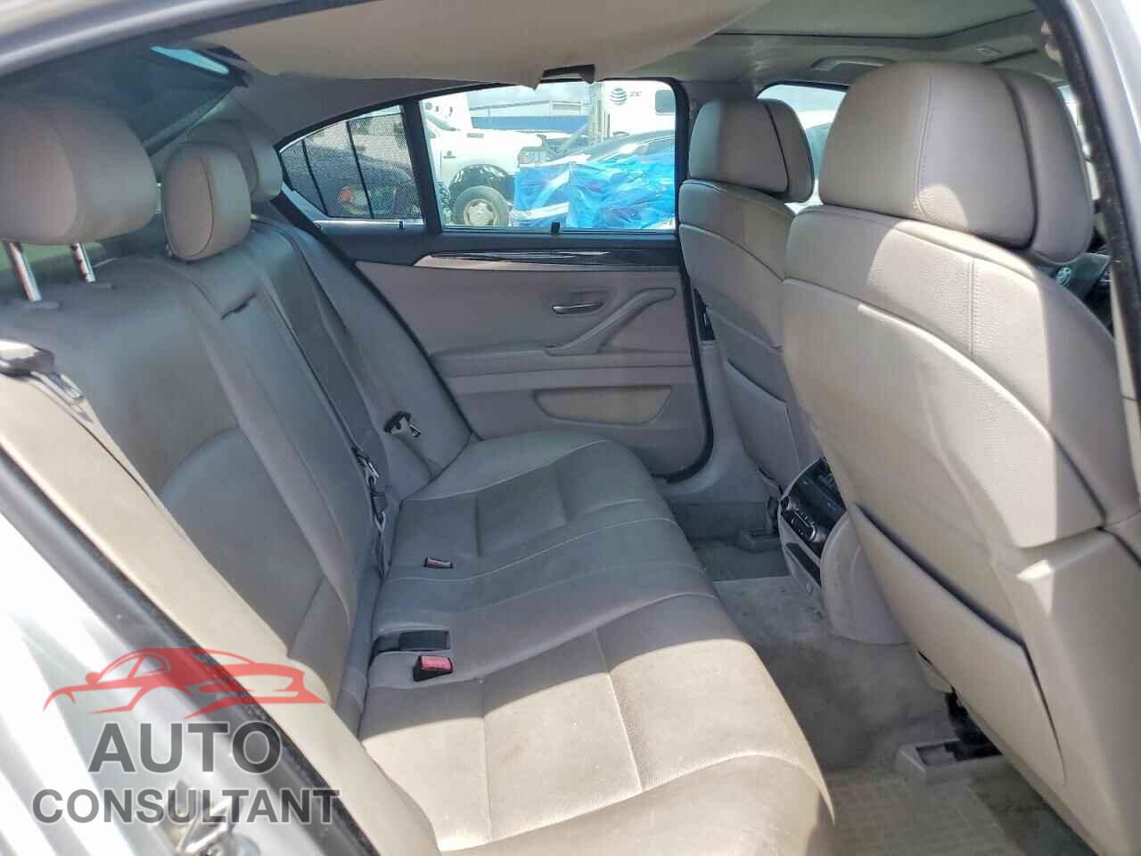 BMW 5 SERIES 2012 - WBAFR7C59CC811618