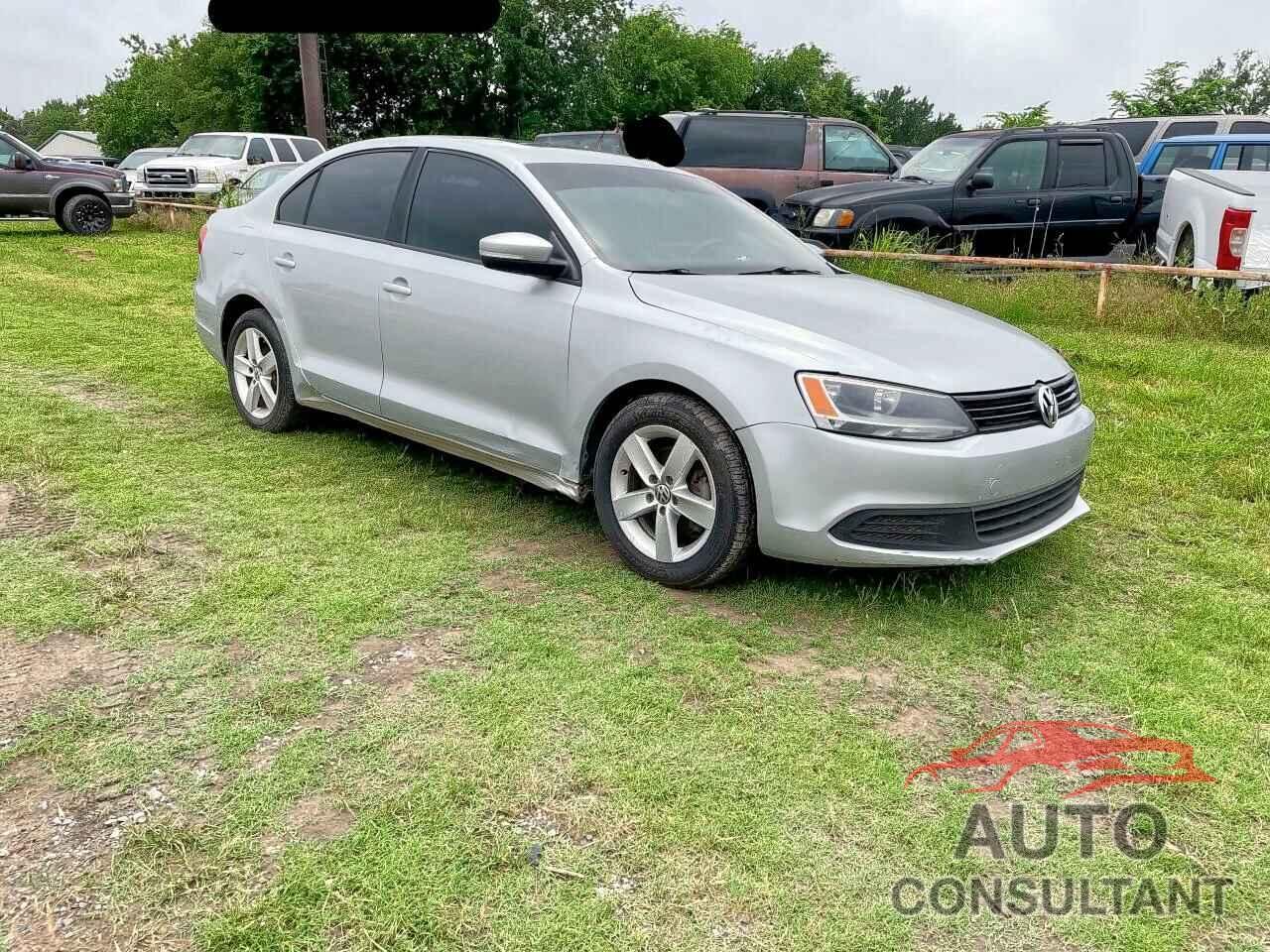 VOLKSWAGEN JETTA 2012 - 3VWLL7AJ5CM008100