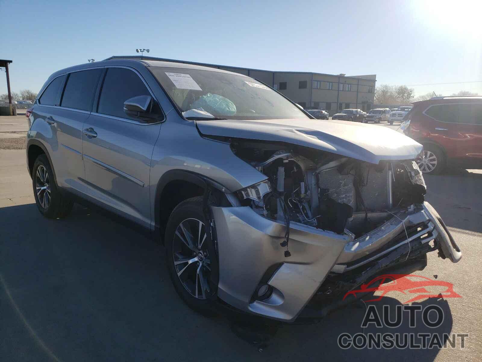 TOYOTA HIGHLANDER 2019 - 5TDZZRFH5KS364672