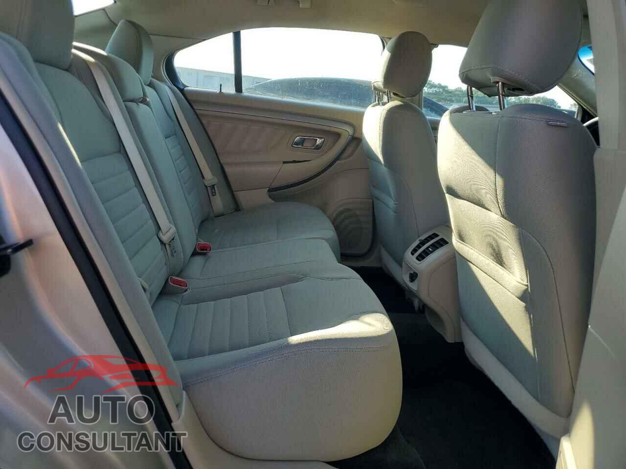 FORD TAURUS 2018 - 1FAHP2D89JG122879