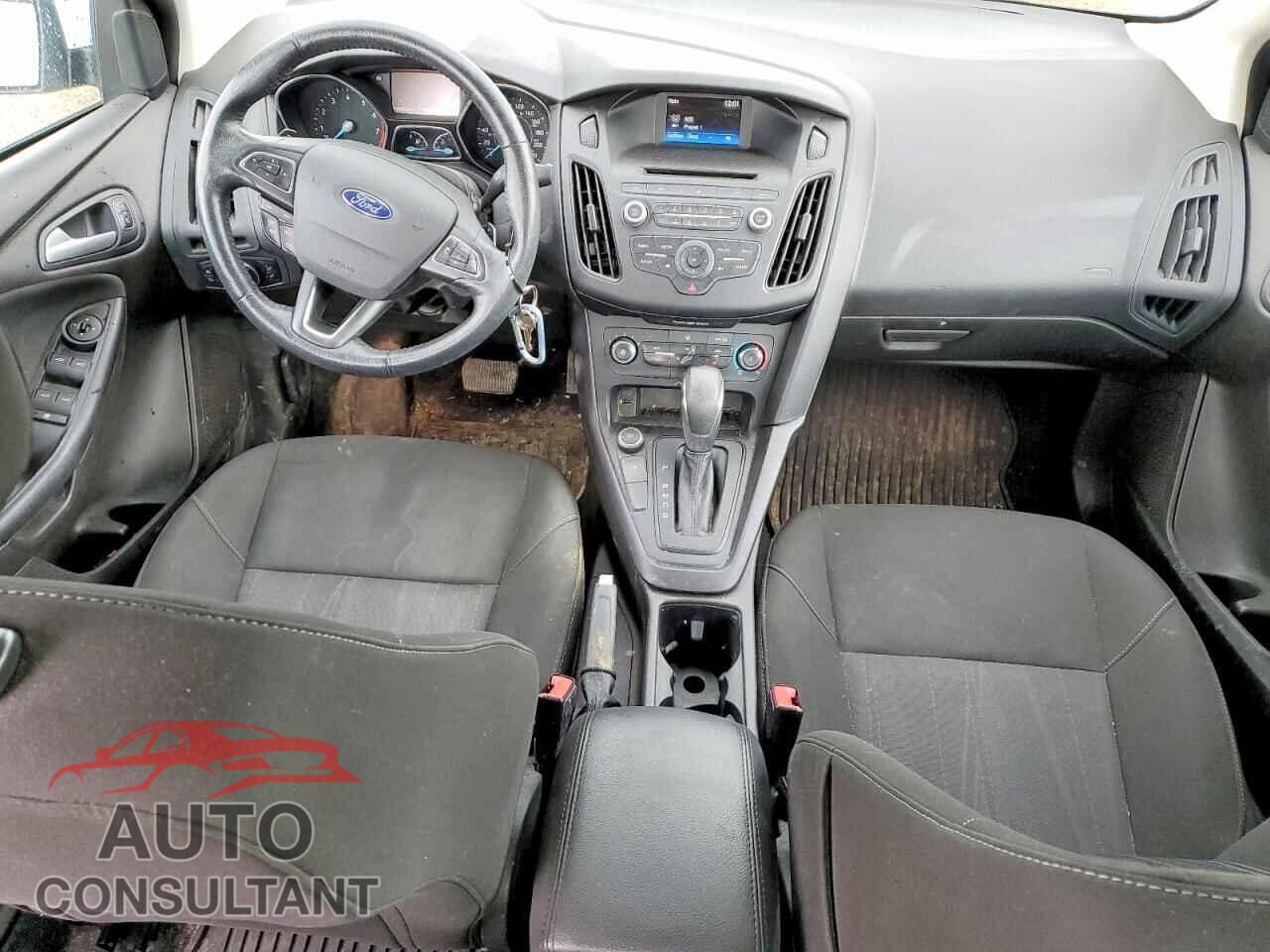 FORD FOCUS 2017 - 1FADP3F23HL261114