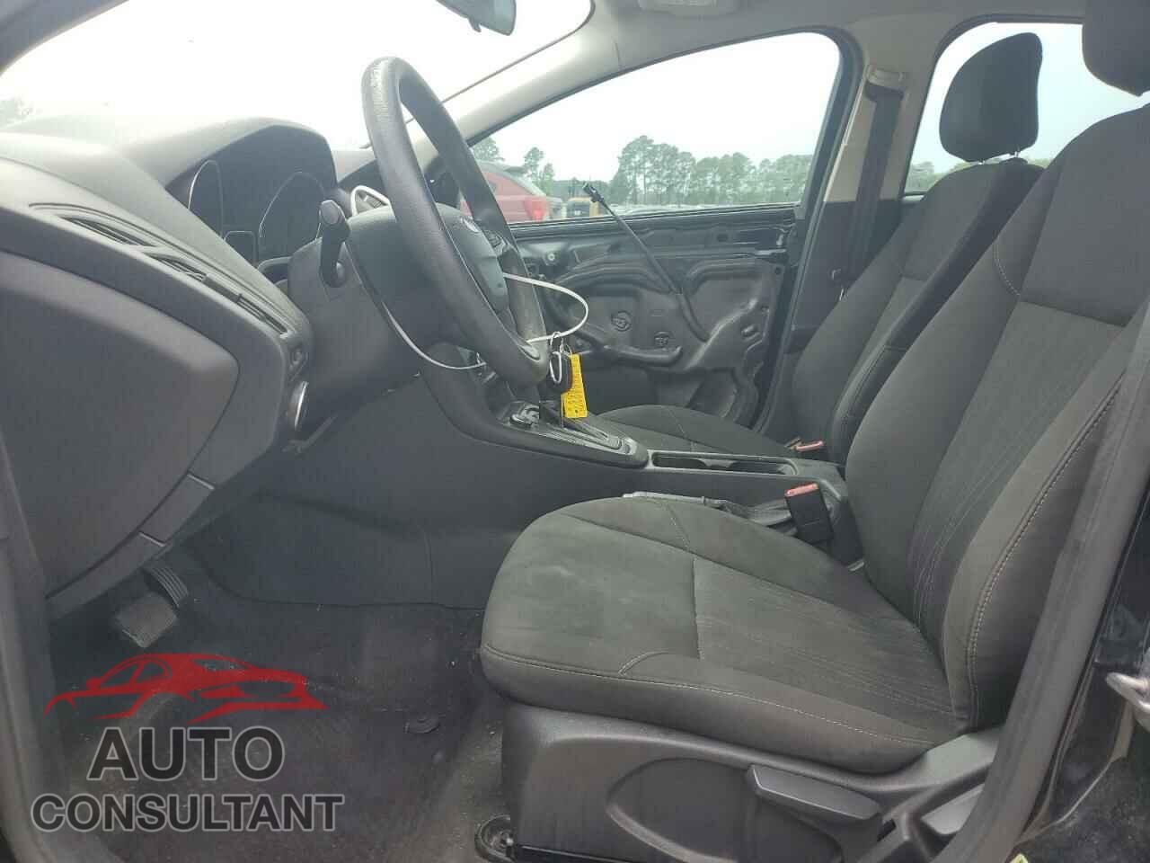 FORD FOCUS 2017 - 1FADP3E29HL326940