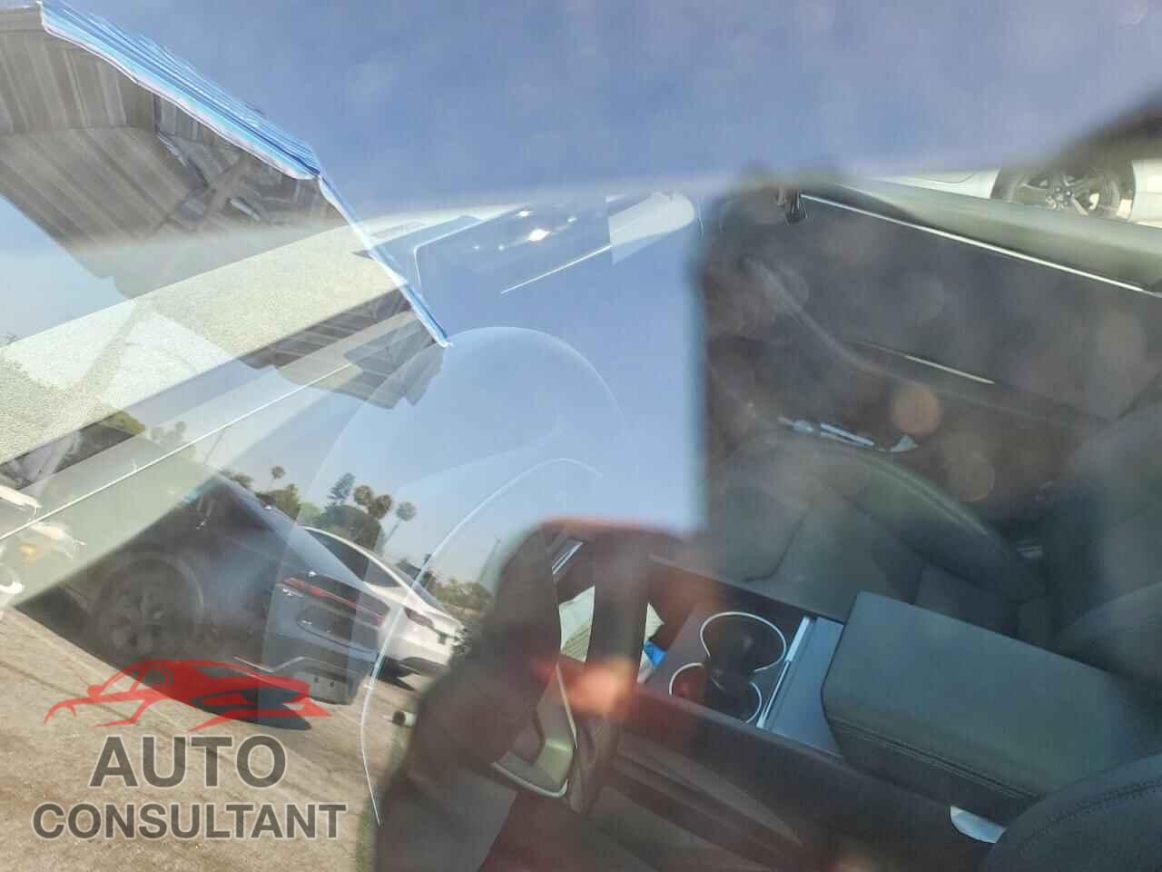 TESLA MODEL 3 2024 - 5YJ3E1EA9RF865019