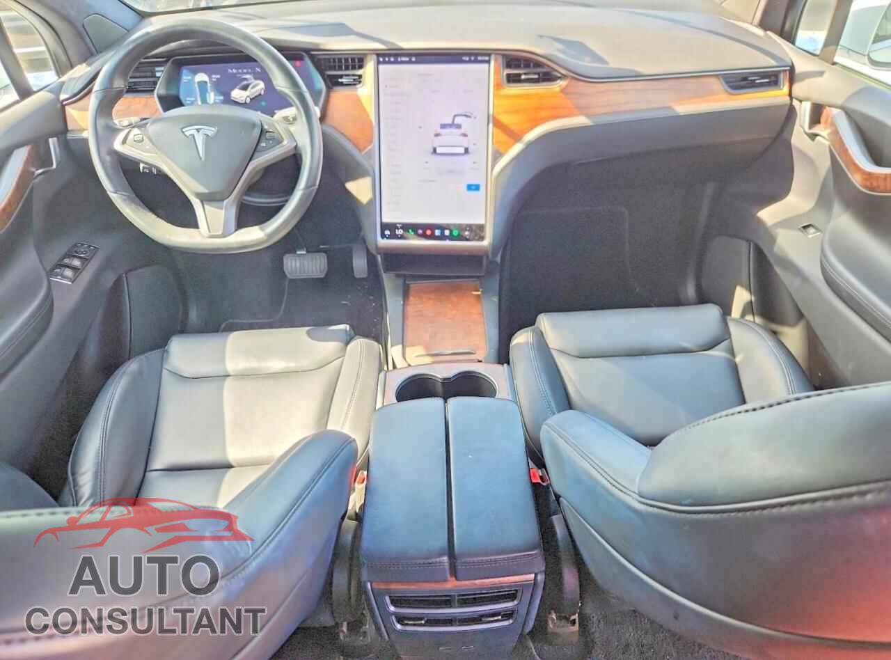TESLA MODEL X 2020 - 5YJXCBE21LF298530