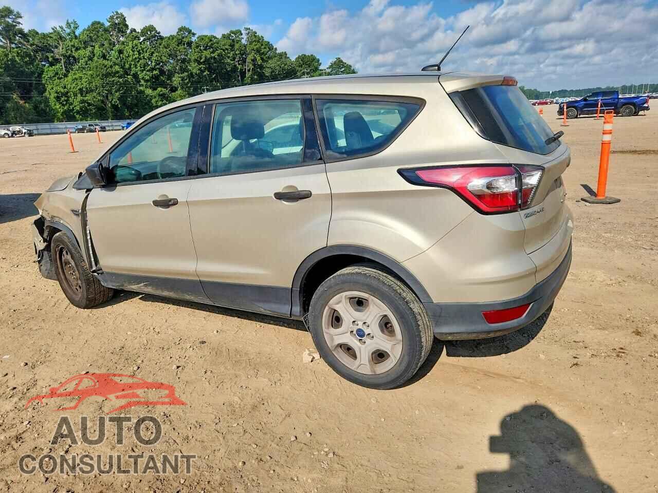 FORD ESCAPE 2017 - 1FMCU0F71HUC31429