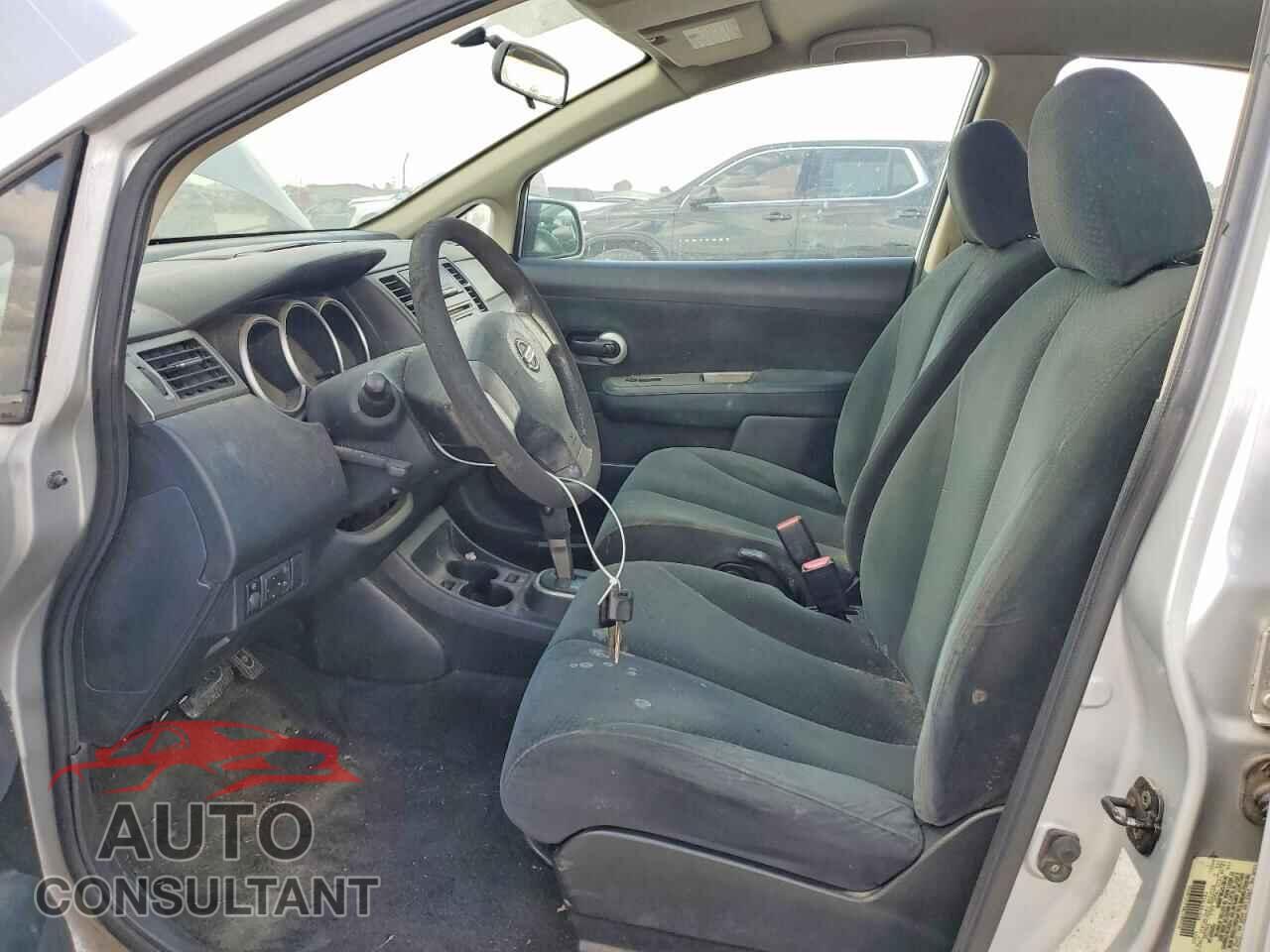 NISSAN VERSA 1.8 2011 - 3N1BC1CP3BL489940