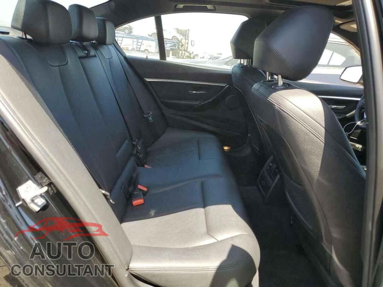 BMW 3 SERIES 2018 - WBA8E1C51JA758911