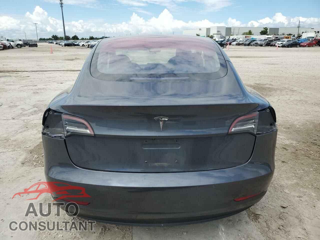 TESLA MODEL 3 2018 - 5YJ3E1EAXJF021169