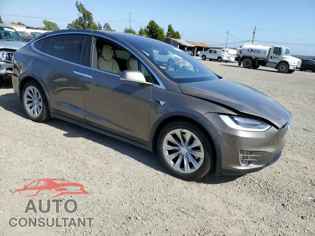 TESLA MODEL X 2016 - 5YJXCDE20GF026004