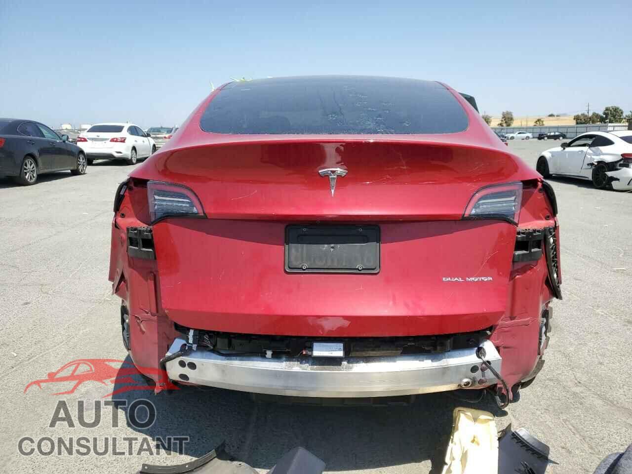 TESLA MODEL Y 2021 - 5YJYGDEE4MF112236