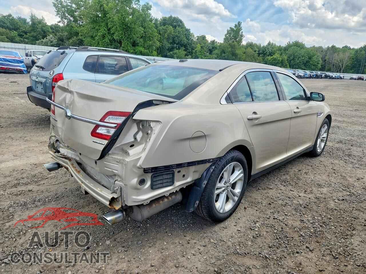 FORD TAURUS 2018 - 1FAHP2D87JG142113