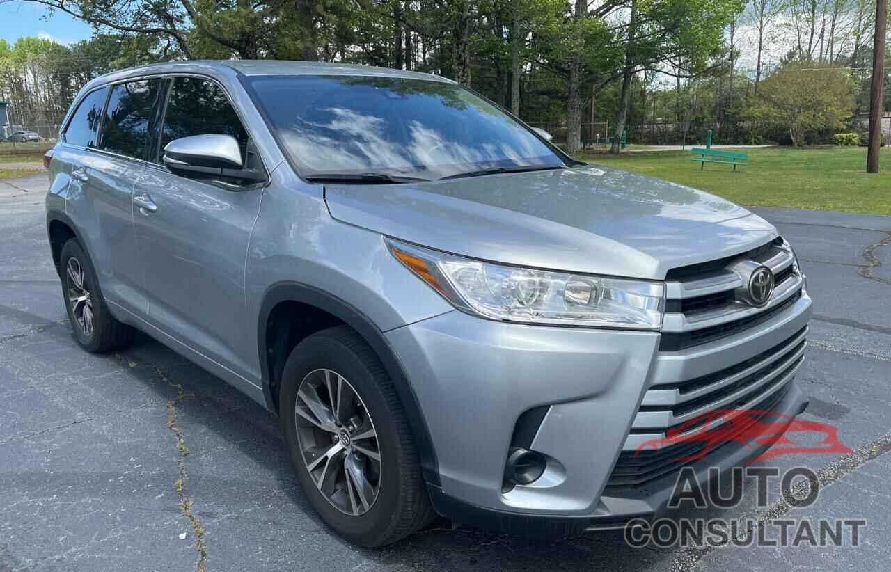 TOYOTA HIGHLANDER 2017 - 5TDZARFH4HS032027