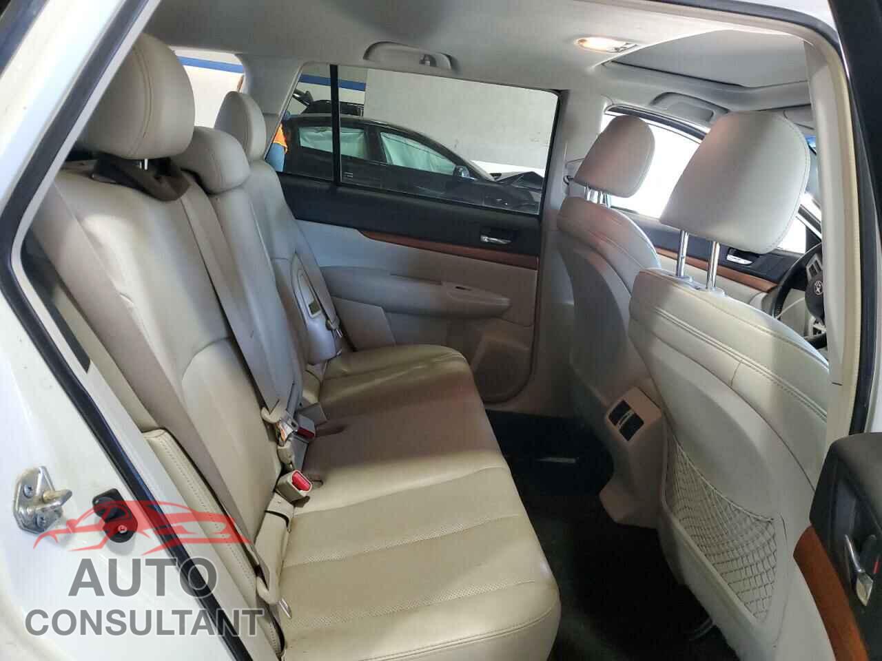 SUBARU OUTBACK 2014 - 4S4BRBLC6E3324071