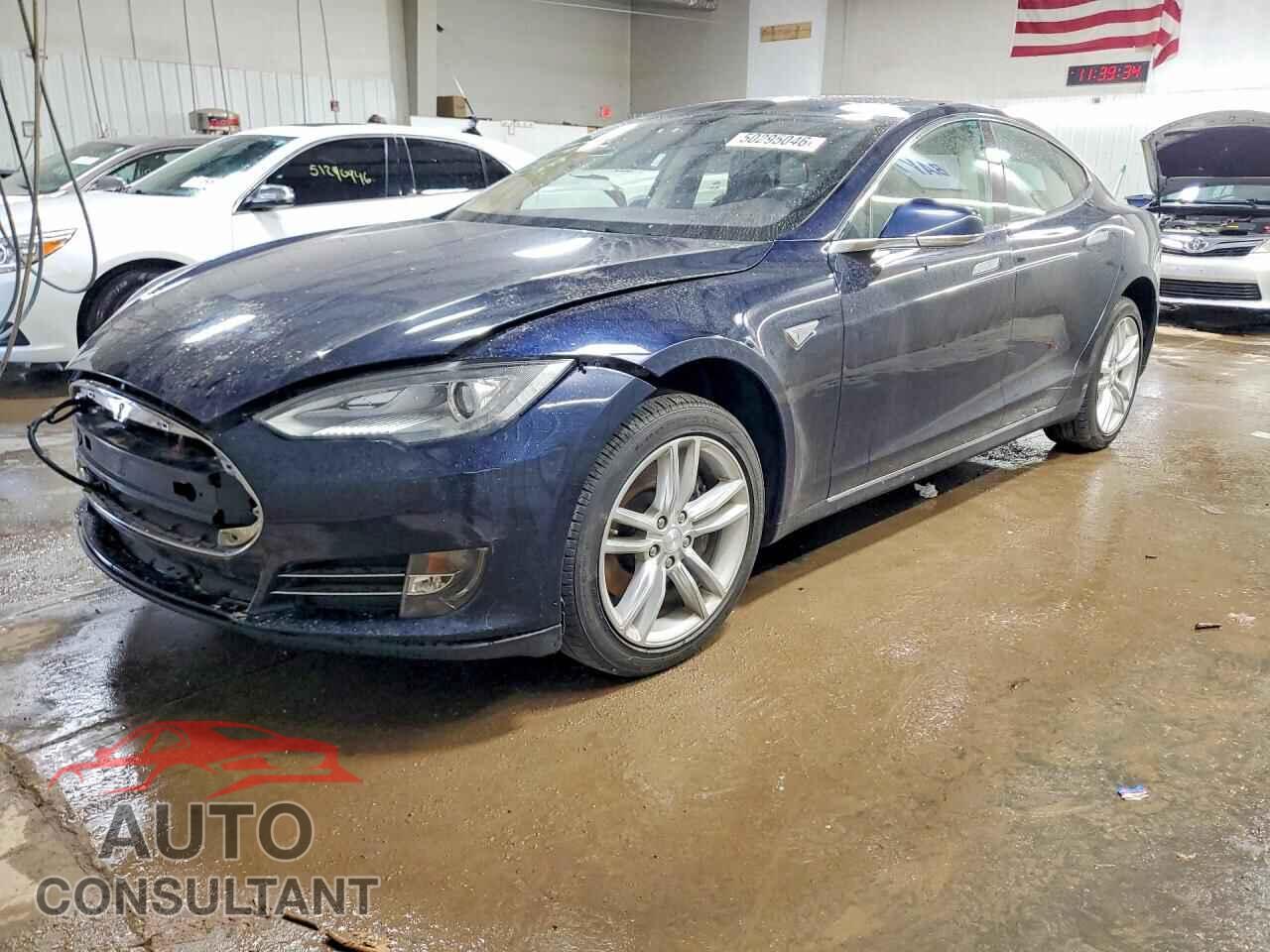 TESLA MODEL S 2013 - 5YJSA1CN2DFP14528