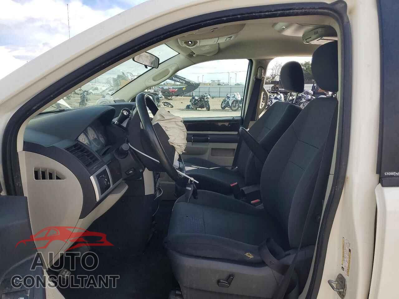 DODGE CARAVAN 2010 - 2D4RN5D10AR205000