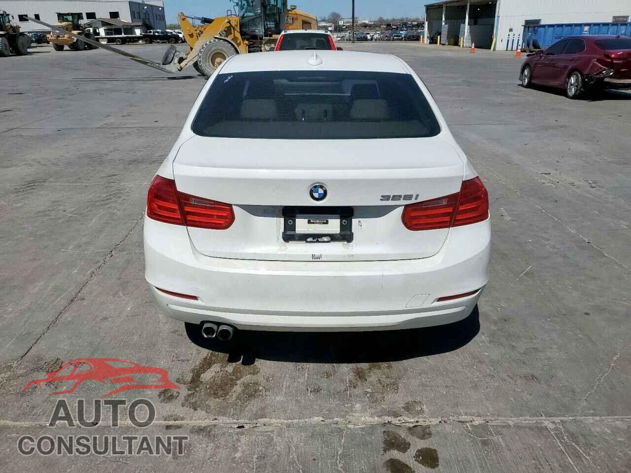 BMW 3 SERIES 2013 - WBA3A5C55DF359813