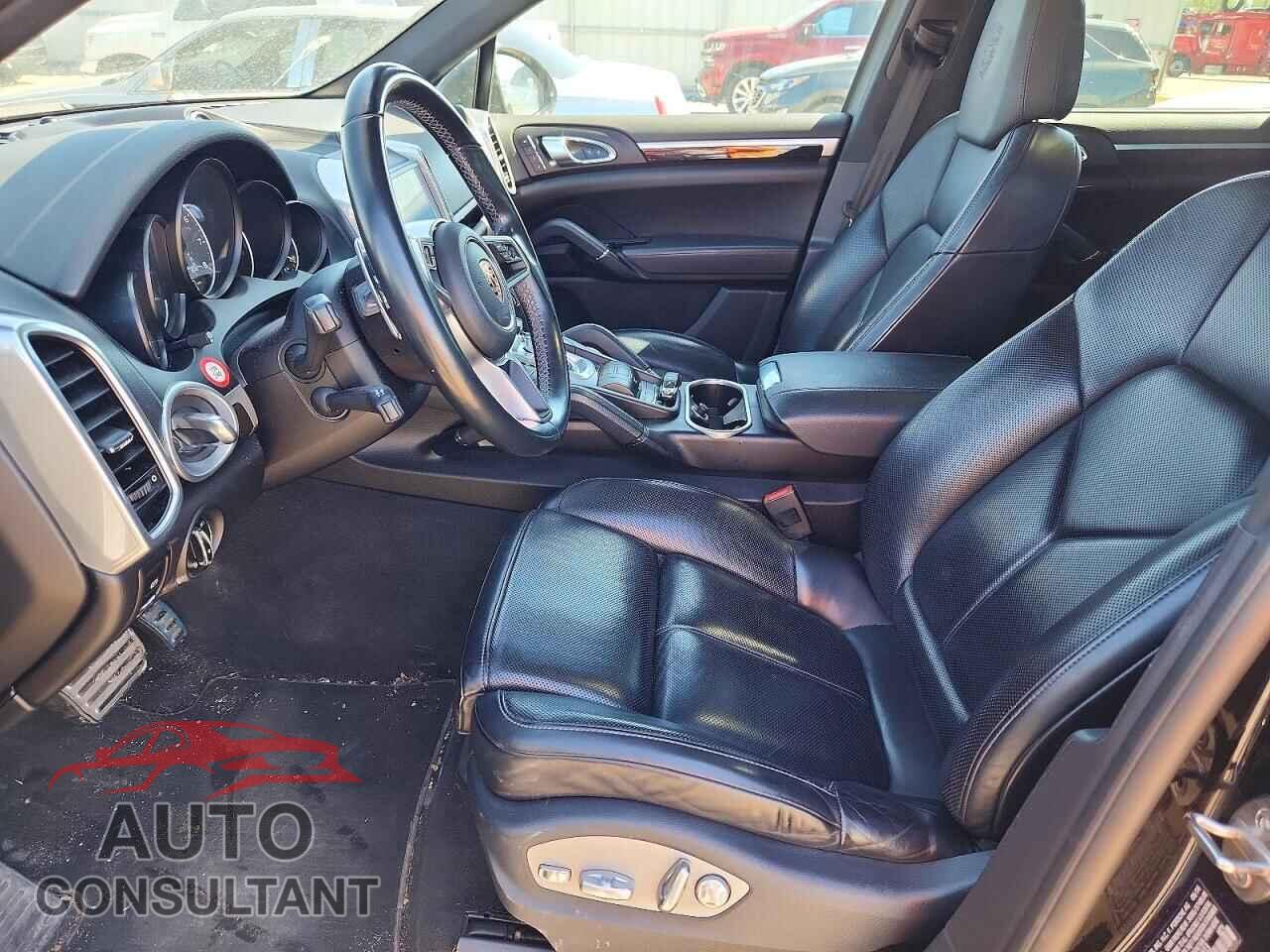 PORSCHE CAYENNE 2017 - WP1AE2A21HLA68303
