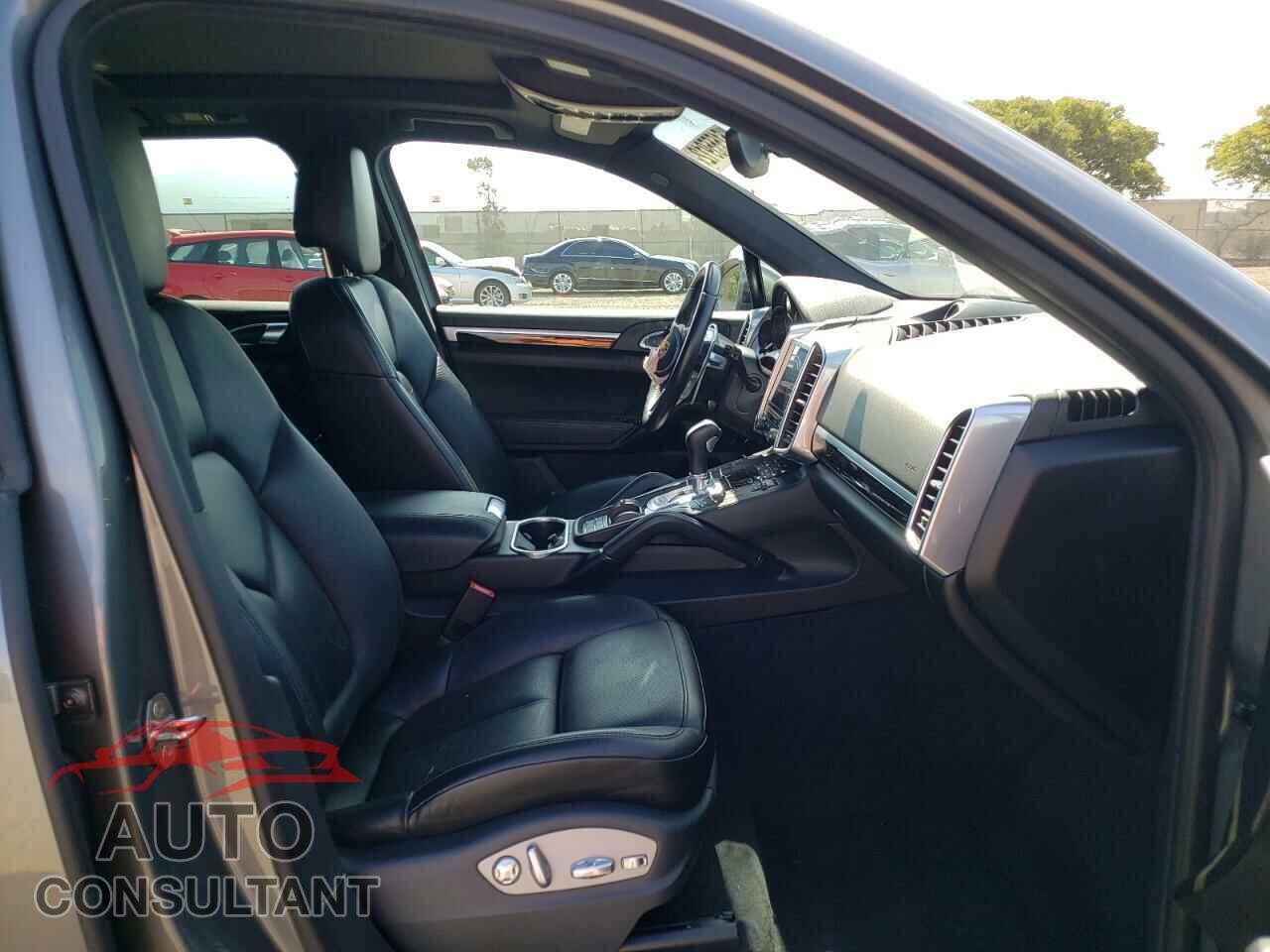 PORSCHE CAYENNE 2017 - WP1AB2A22HLA52457