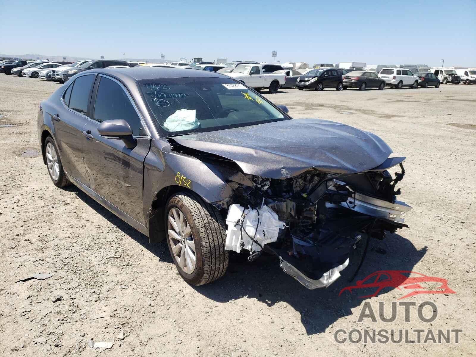 TOYOTA CAMRY 2018 - 4T1B11HK3JU647631