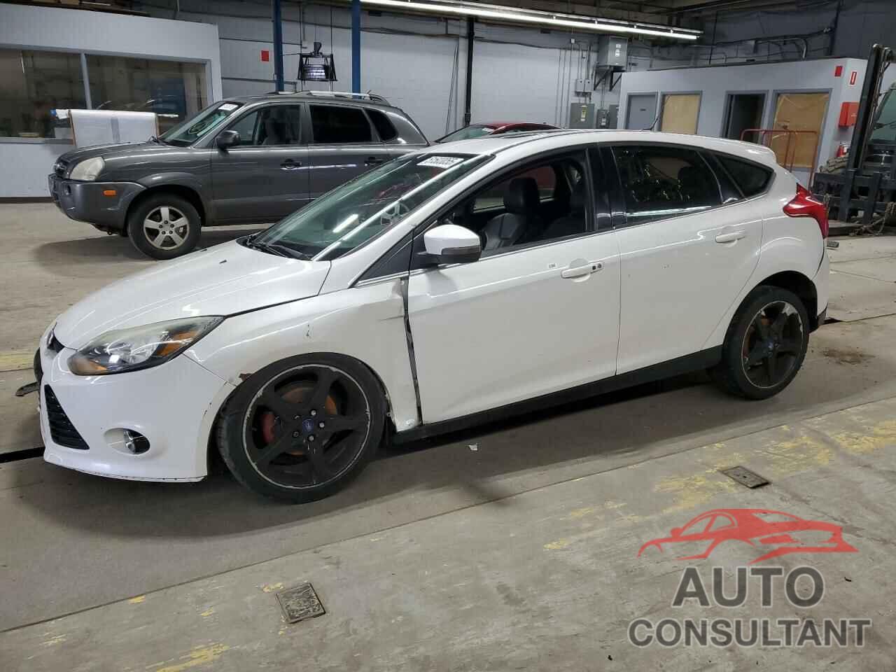 FORD FOCUS 2013 - 1FADP3N23DL199354