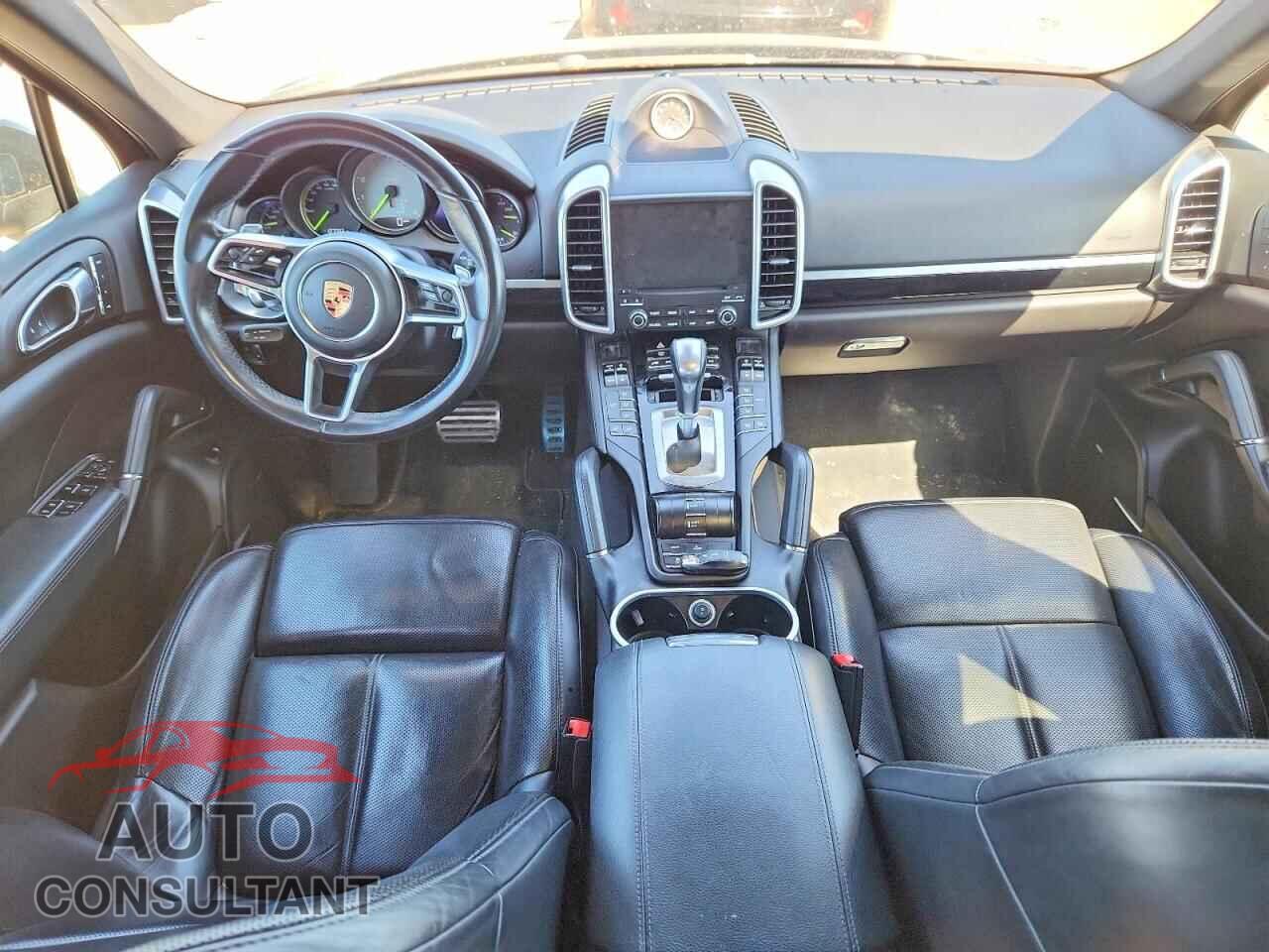 PORSCHE CAYENNE 2017 - WP1AE2A21HLA68303