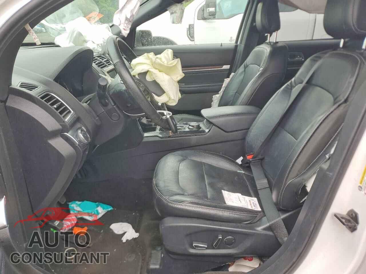 FORD EXPLORER 2018 - 1FM5K8F8XJGB25524