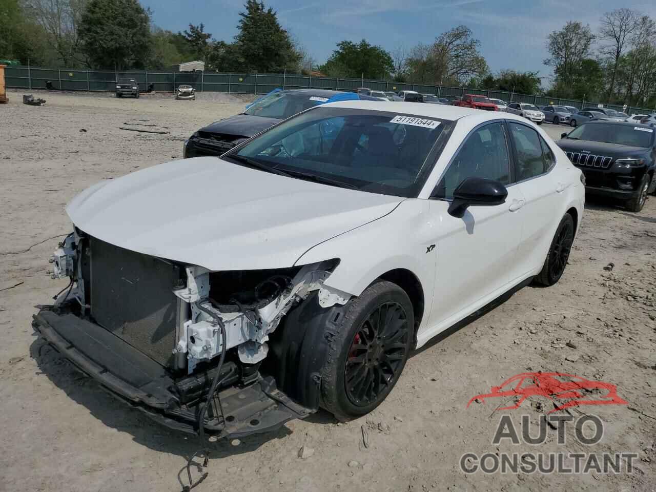 TOYOTA CAMRY 2018 - 4T1B11HK1JU669126