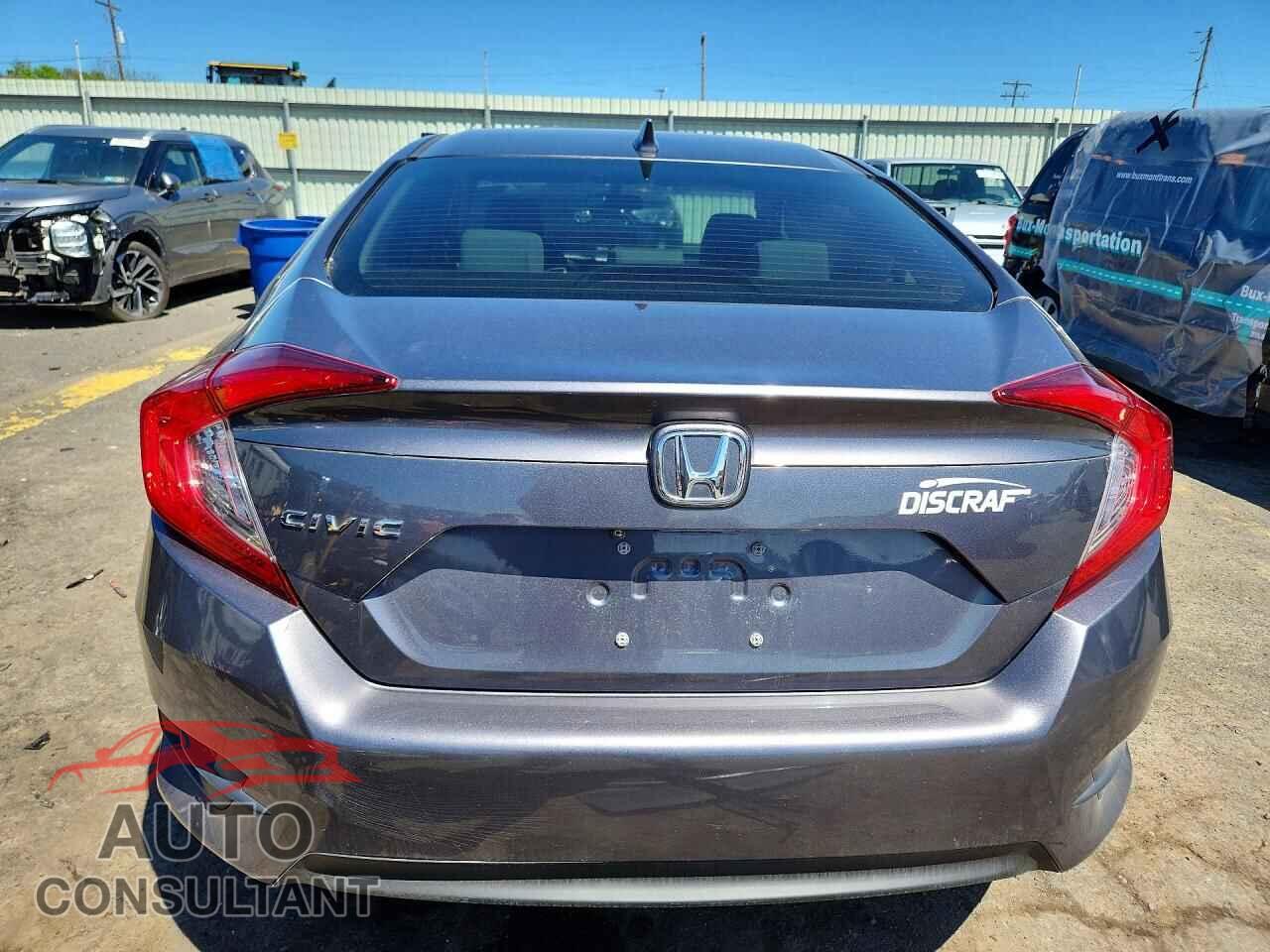 HONDA CIVIC 2018 - 19XFC2F77JE201517