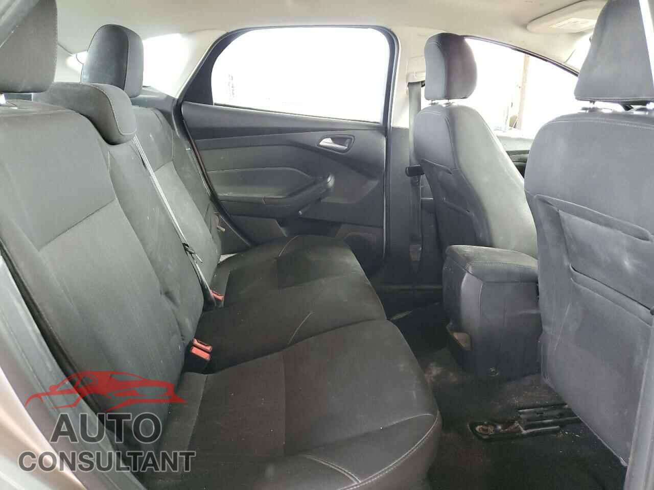 FORD FOCUS 2016 - 1FADP3K22GL268883