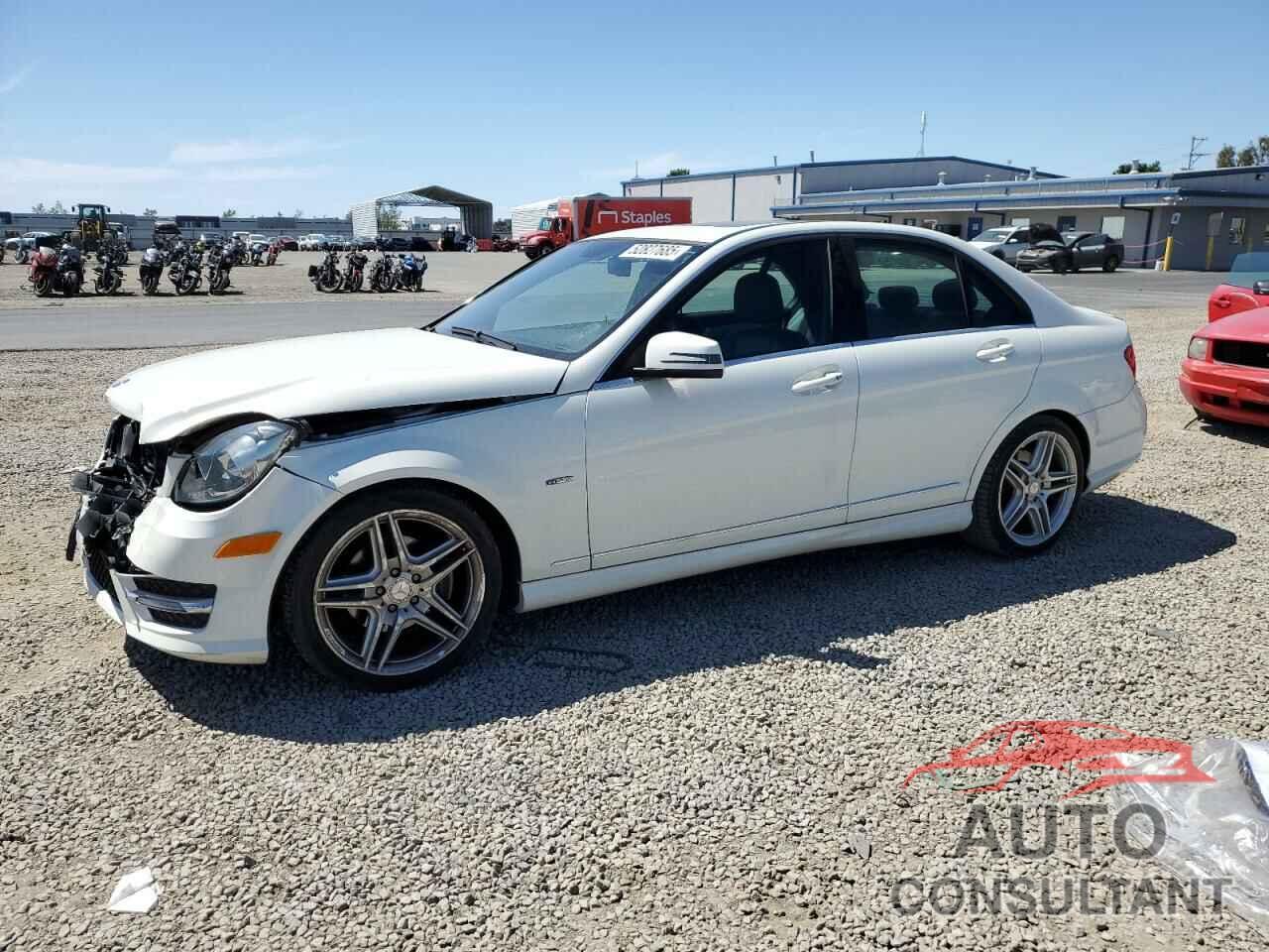 MERCEDES-BENZ C-CLASS 2012 - WDDGF4HB8CR237481