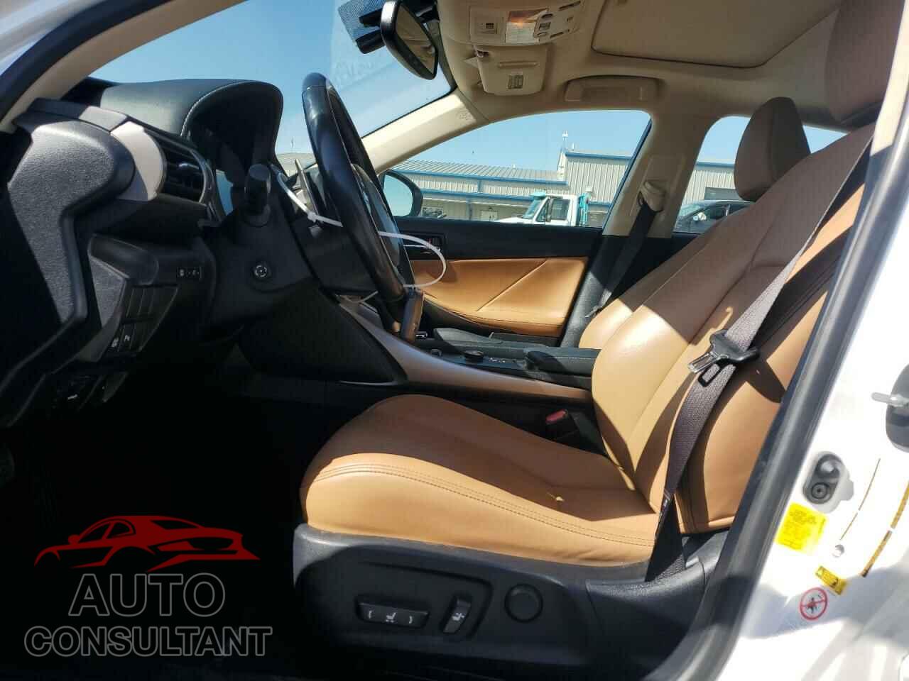 LEXUS IS 2016 - JTHBA1D24G5023087