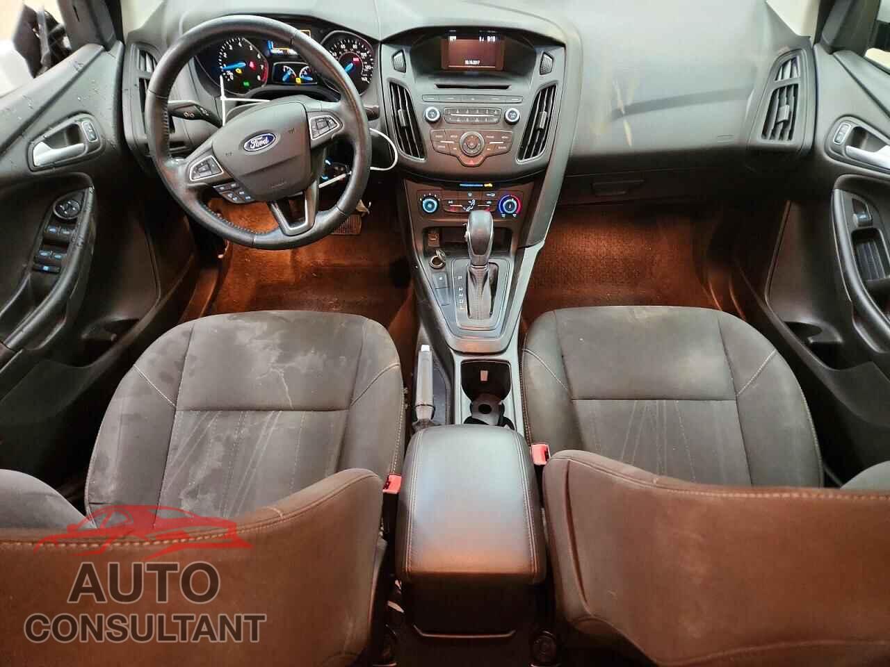 FORD FOCUS 2017 - 1FADP3F27HL340852
