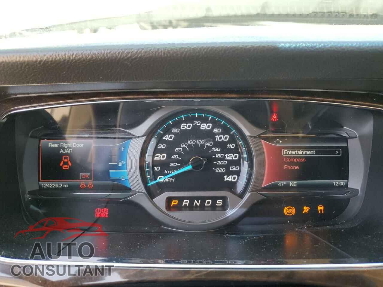 FORD TAURUS 2017 - 1FAHP2F88HG108611