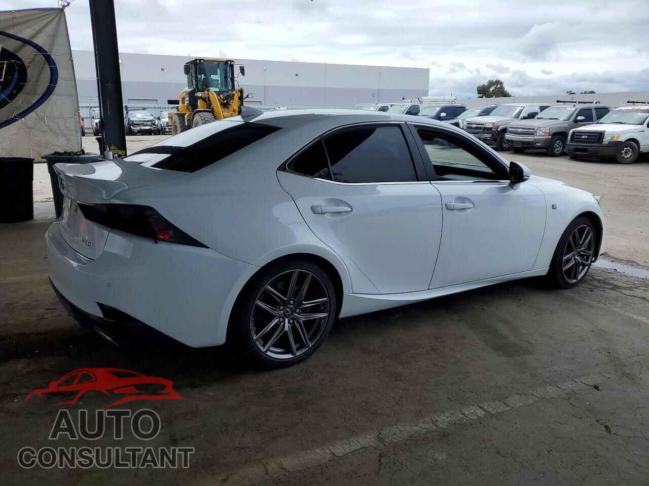 LEXUS IS 2018 - JTHBA1D27J5068810