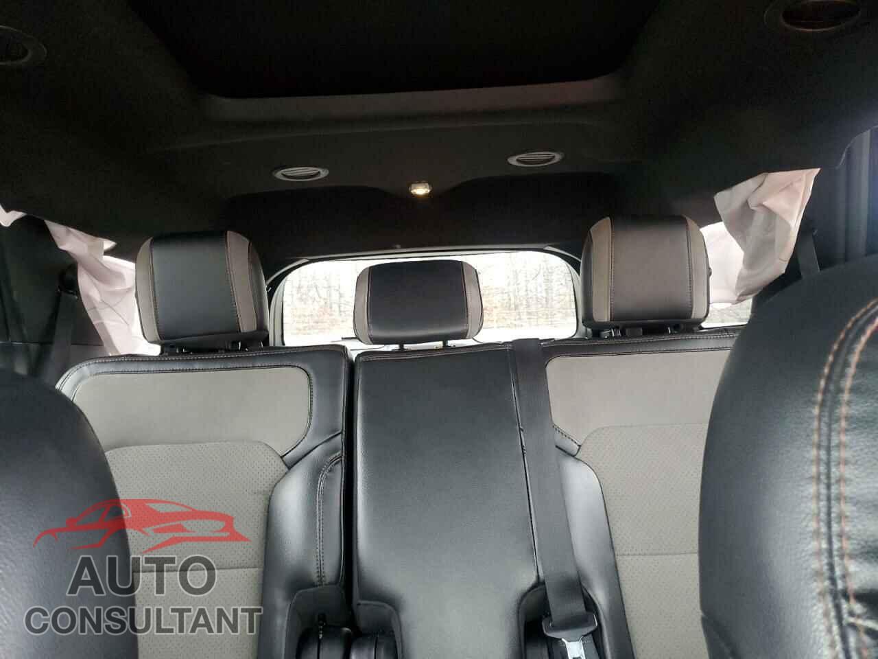 FORD EXPLORER 2017 - 1FM5K8D82HGD94355