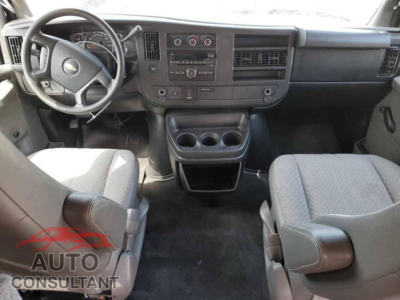 CHEVROLET EXPRESS 2013 - 1GNSGBF48D1172679