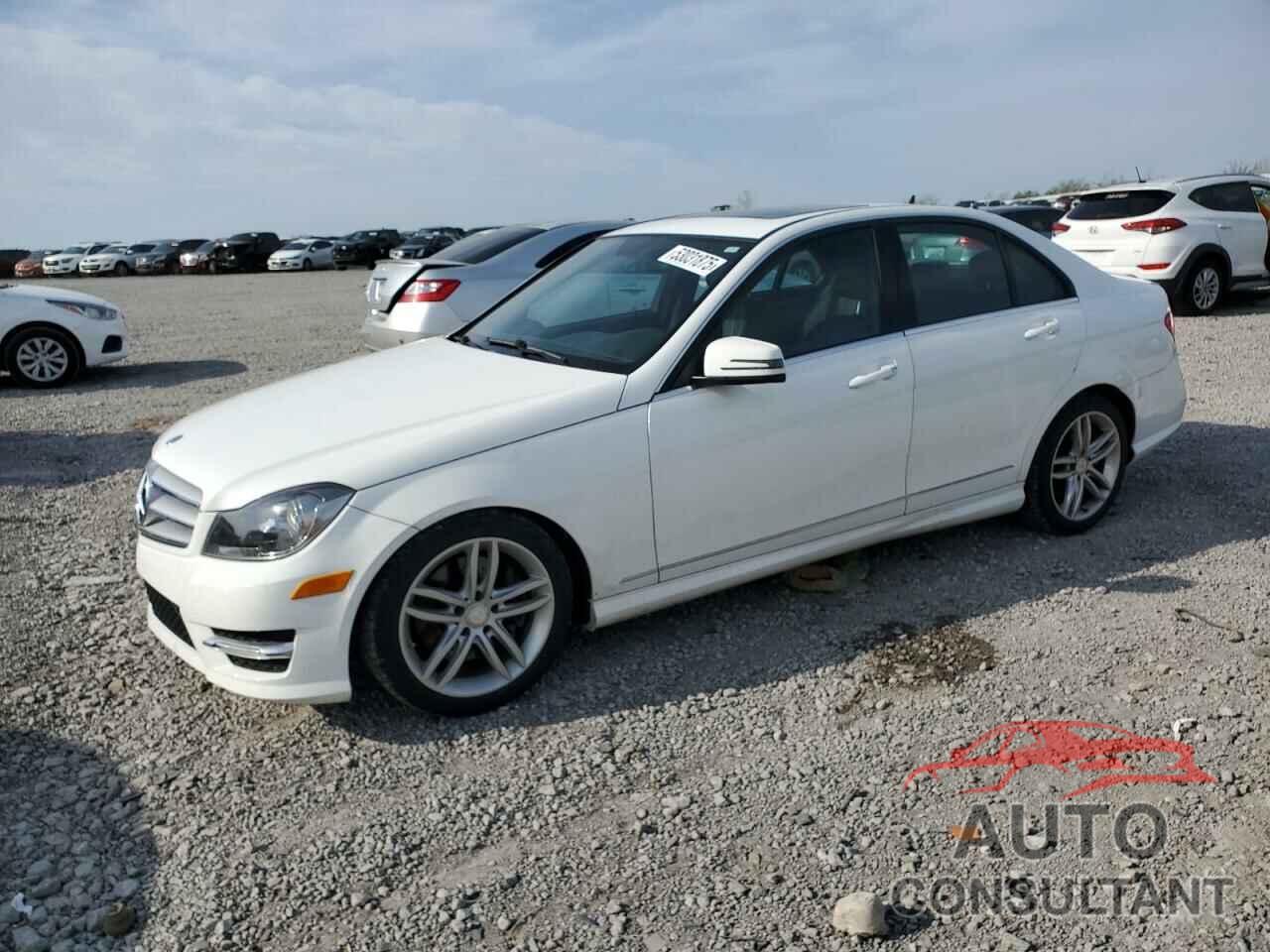 MERCEDES-BENZ C-CLASS 2013 - WDDGF8AB8DR264537