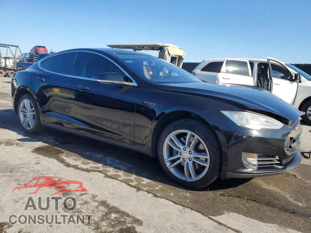 TESLA MODEL S 2013 - 5YJSA1CP4DFP06951