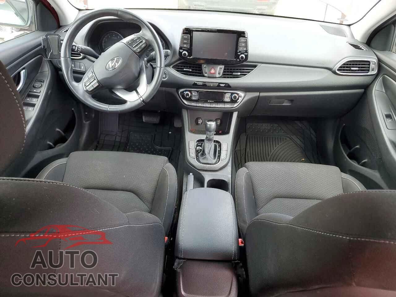 HYUNDAI ELANTRA 2018 - KMHH35LE3JU083301