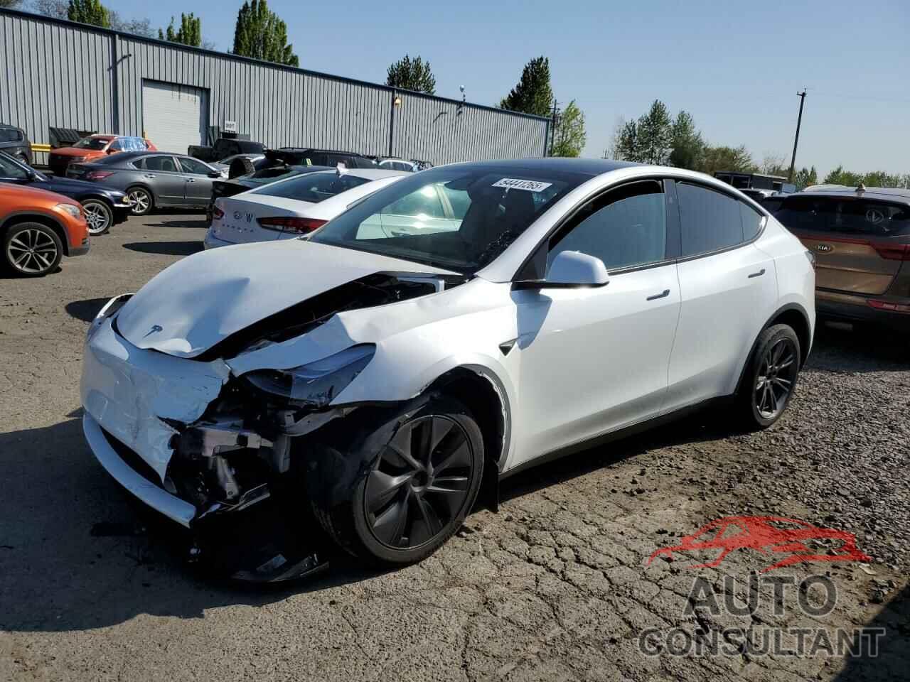 TESLA MODEL Y 2025 - 7SAYGDEE3SF259602