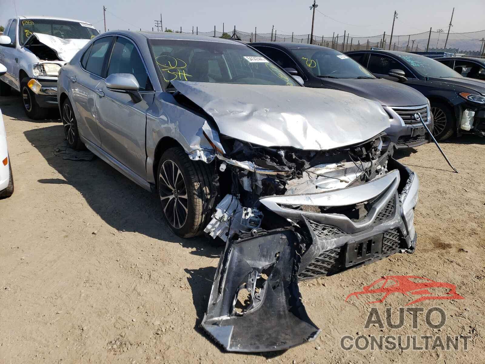 TOYOTA CAMRY 2018 - 4T1B11HK5JU148670