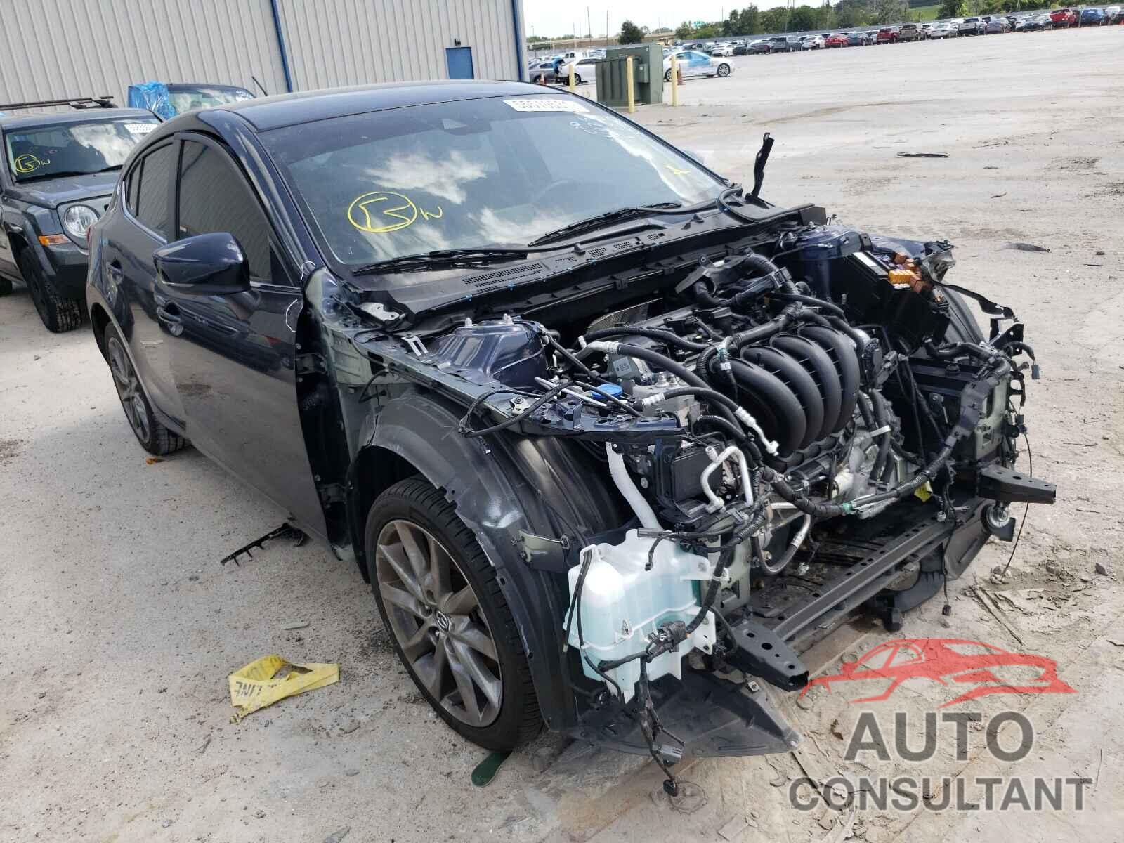 MAZDA 3 2018 - 3MZBN1L3XJM262285