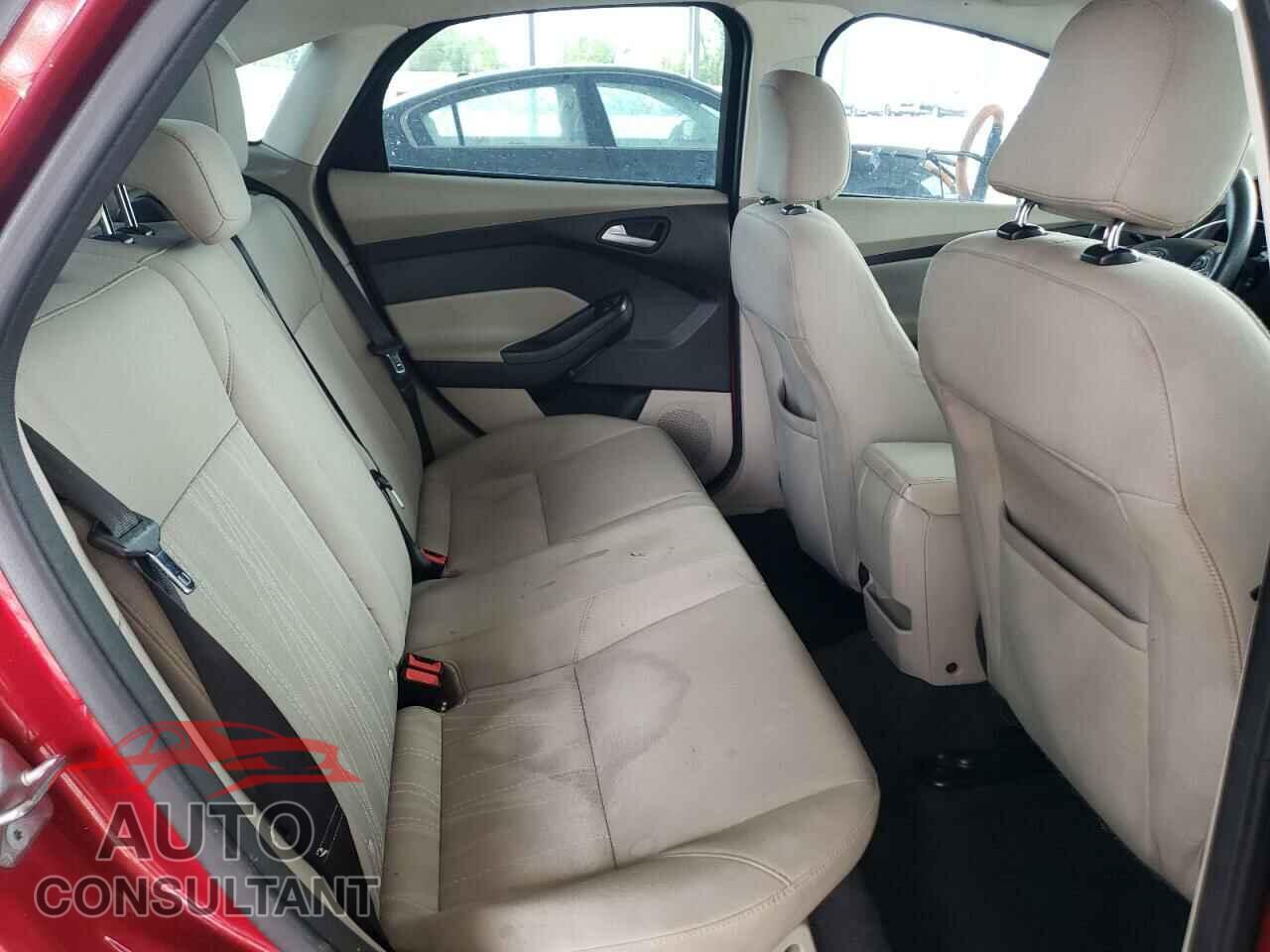 FORD FOCUS 2015 - 1FADP3F23FL368709