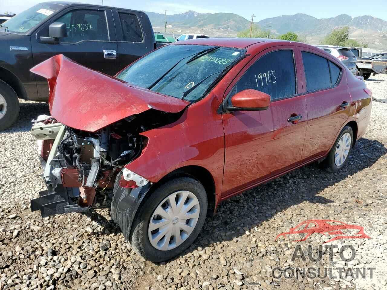 NISSAN VERSA 2018 - 3N1CN7AP0JL801313