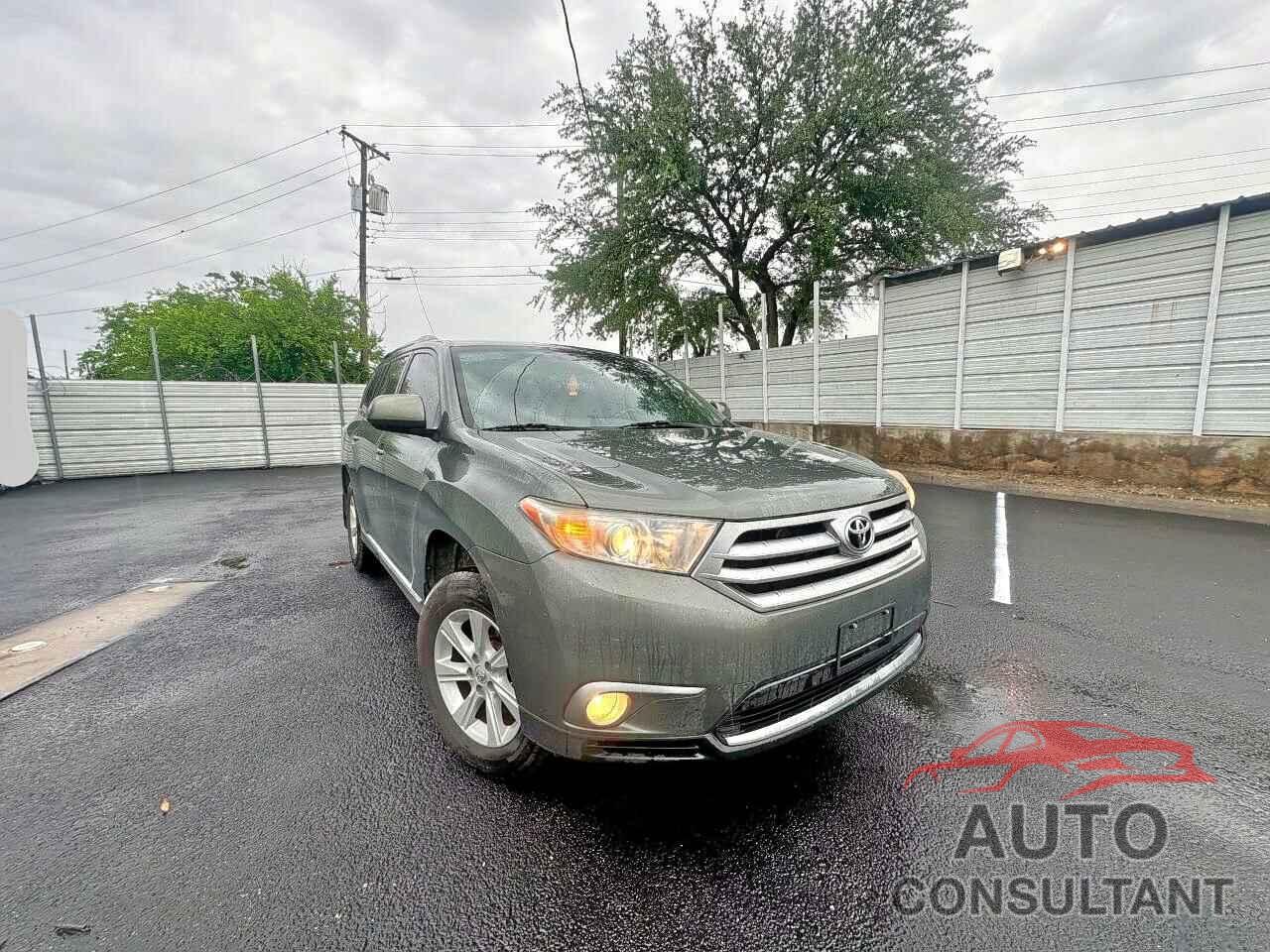 TOYOTA HIGHLANDER 2013 - 5TDBK3EHXDS270701