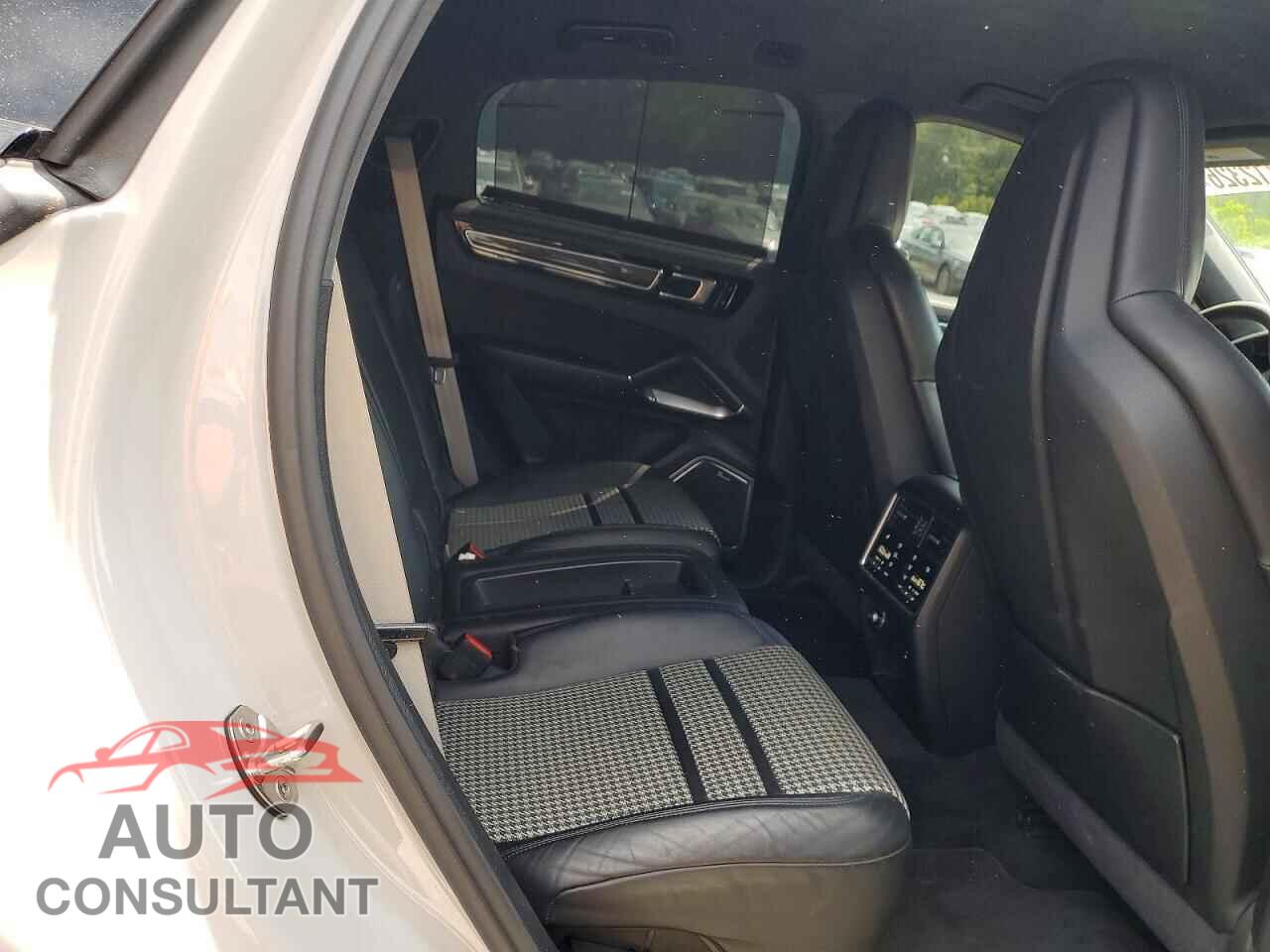 PORSCHE CAYENNE 2020 - WP1BF2AY8LDA65570