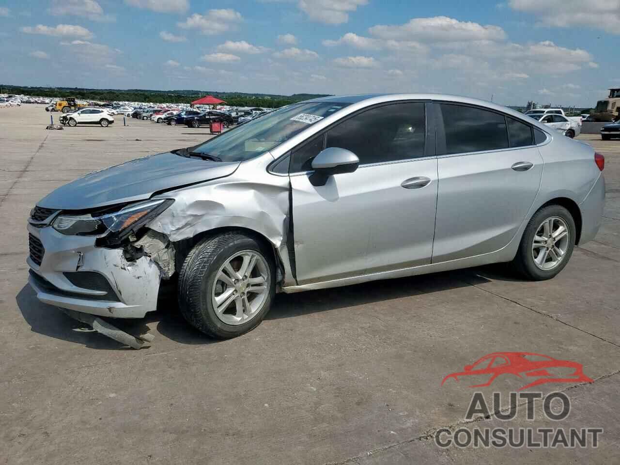 CHEVROLET CRUZE 2018 - 1G1BE5SM7J7240221