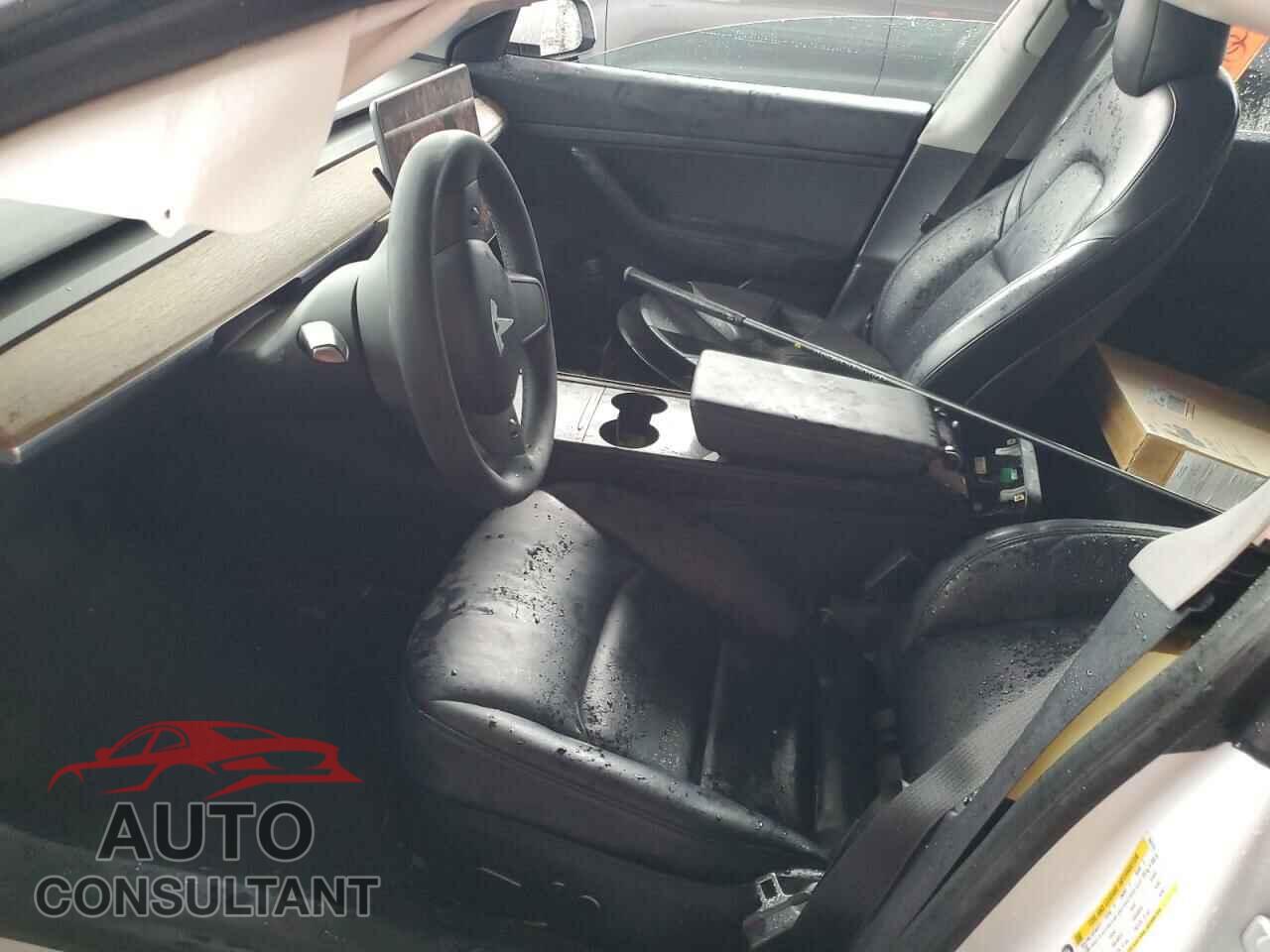 TESLA MODEL 3 2021 - 5YJ3E1EA8MF851511